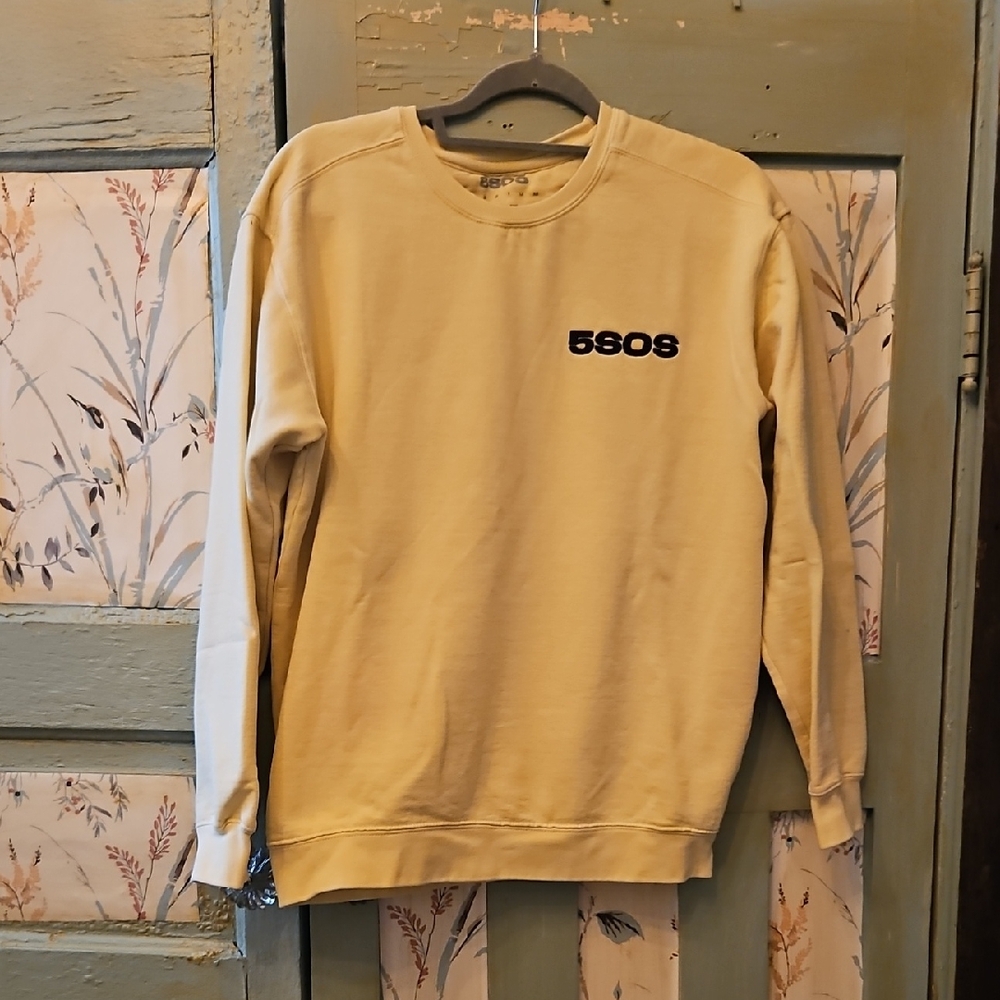 5SOS PALE YELLOW SWEATSHIRT SIZE MED